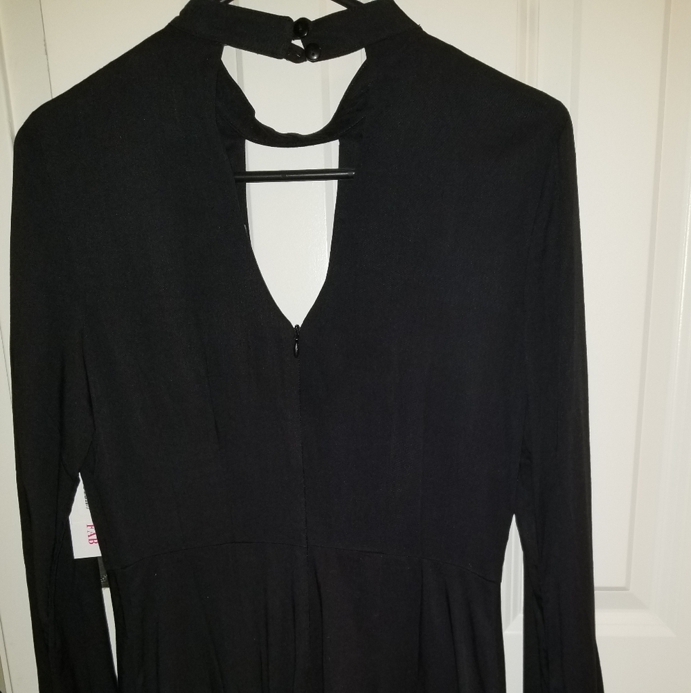 Black Bell Sleeved Shorts Romper - Picture 2 of 4